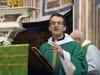 A melegházasság és az abortusz támogatása miatt függesztettek fel egy olasz papot