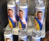 Imádkozó „szent” Zelenszkij -gyertyát árul karácsony előtt egy amerikai szupermarket