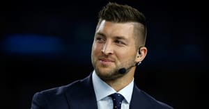 Tim Tebow: "Isten soha nem fogja elpazarolni a fájdalmadat, ha neki ajánlod"