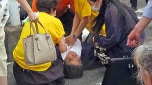 Lelőtték Japán korábbi konzervatív miniszterelnökét