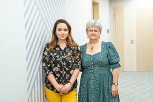 "A gyerekek a szüleik hátát nézve nevelkednek" -  Pécsi Rita