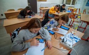 Képzéseket szervez a magyar tanárok számára több LMBTQ szervezet