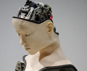 Első alkalommal állhat a bíróság elé egy robotügyvéd