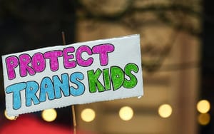 Norvég bizottság korlátozná a pubertásblokkolók használatát