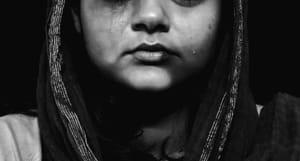 Fiatal keresztény anyát vertek láncra hite miatt, megkínozták és elvették gyermekeit