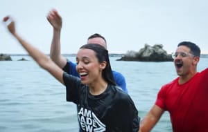 Több ezren keresztelkedtek meg Kaliforniában vasárnap