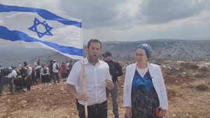 Józsué oltárának védelmében tízezres tömeg vonult az Ebál-hegyre