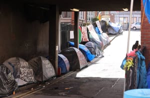 Írország: menedékkérőket helyeznének el az egyházi épületeketben