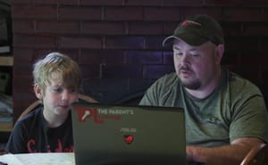 "Szeretlek robot-apu!" - az MI által generált chatbottal beszélget hetente egy kisfiú