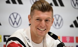 Toni Kroos nagyobb biztonságban érzi magát külföldön, mint Németországban