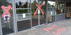 Izrael-ellenes klímaaktivisták rongálták meg a hollandiai Izrael Központot