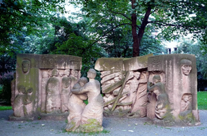 „Egyszerűen elfogadhatatlan” - megrongálták a berlini holokauszt-emlékművet