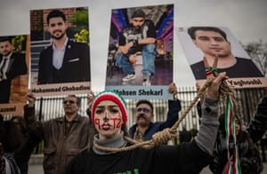 Tragédia: több mint háromszáz embert végeztek ki Iránban az év első felében