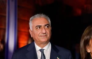 Az iráni rezsim felszámolására szólít fel a száműzött koronaheceg