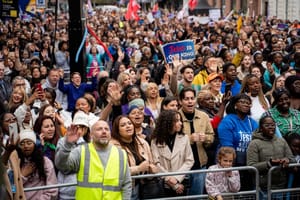Videó: több mint 12 ezren álltak ki Dublinban a keresztény értékek mellett