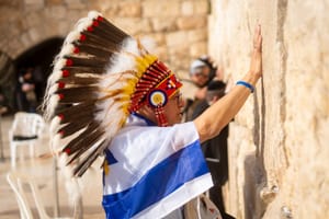 Nem mindennapi látvány: őslakosok álltak ki Jeruzsálemben a zsidó népért