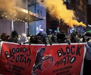 Kanada: Netanjahu bábut égettek a NATO-ellenes tüntetésen