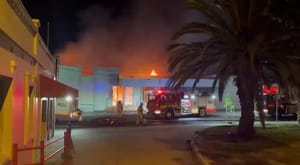 Ausztrália: álarcos támadók súlyosan megrongáltak egy zsinagógát