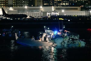 Tragédia: eddig egyetlen túlélőt sem találtak a washingtoni légikatasztrófa után